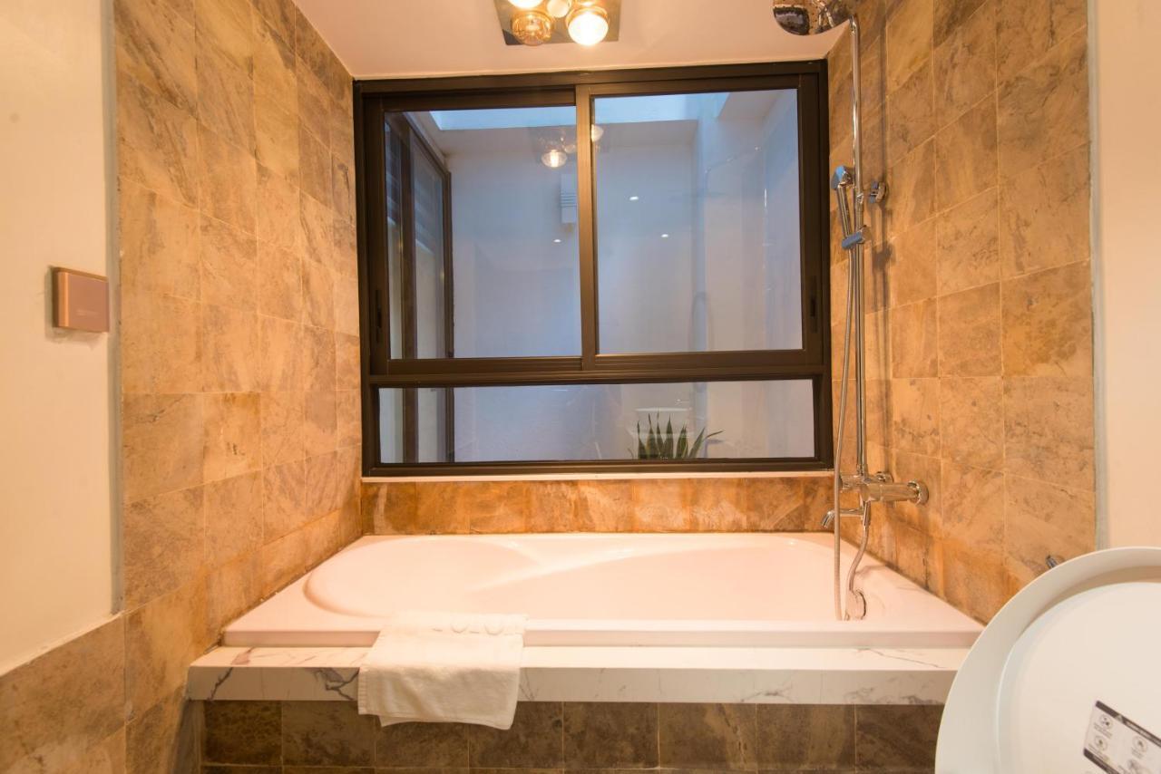 22Housing Hotel & Apartment 81 Linh Lang Hanoi Kültér fotó
